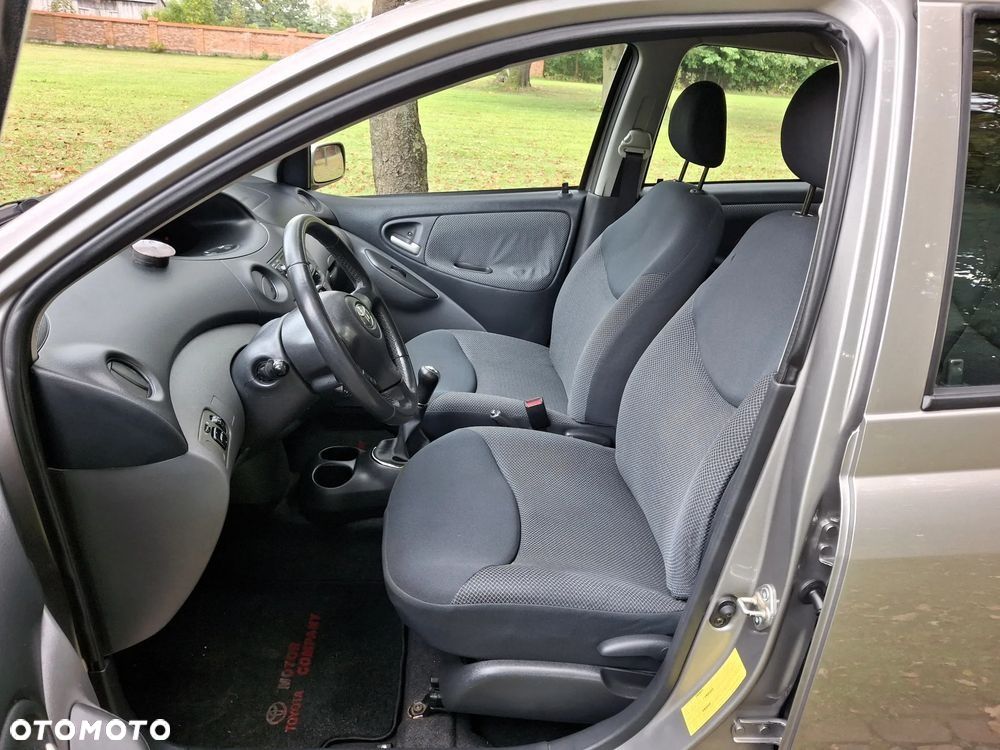 Toyota Yaris 2005 photo 5
