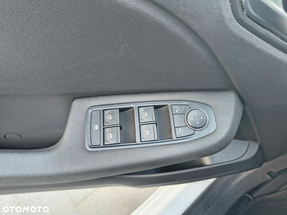 Renault Clio BLUE dCi 100 EVOLUTION - 16