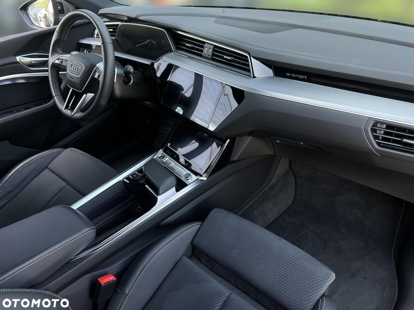 Audi e-tron - 14