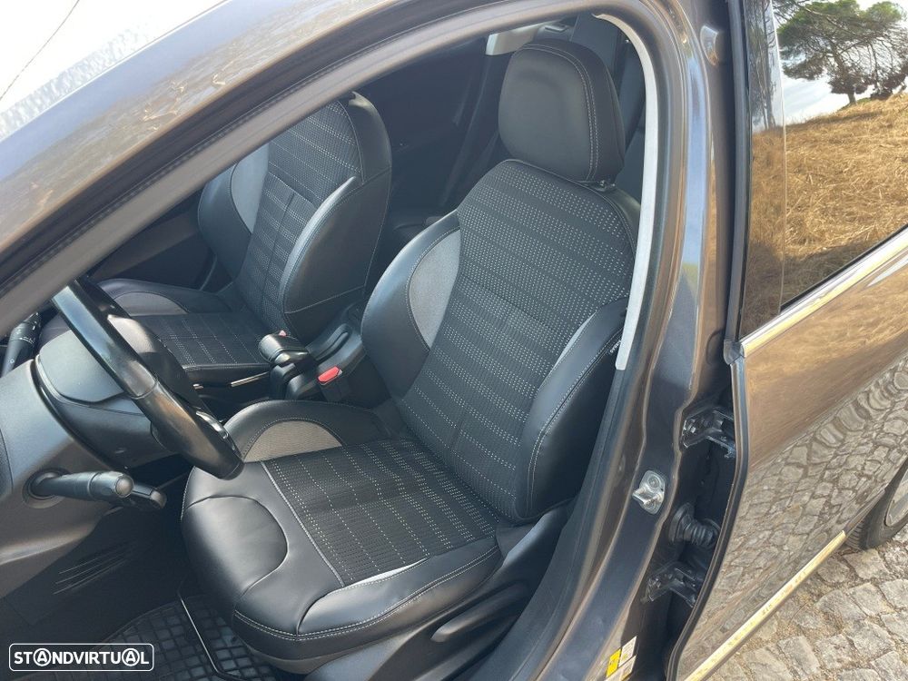 Peugeot 2008 1.6 BlueHDi Allure - 23