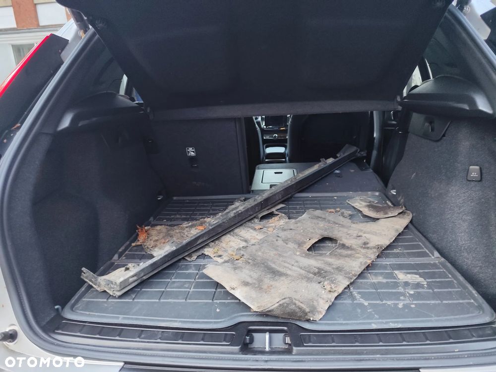 Volvo XC 40 B4 B DKG Plus Bright - 13