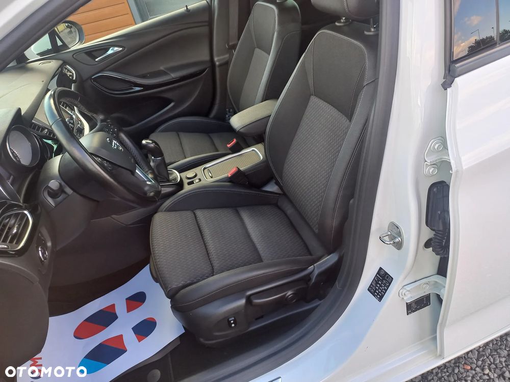 Opel Astra 1.6 CDTI Dynamic S&S - 17