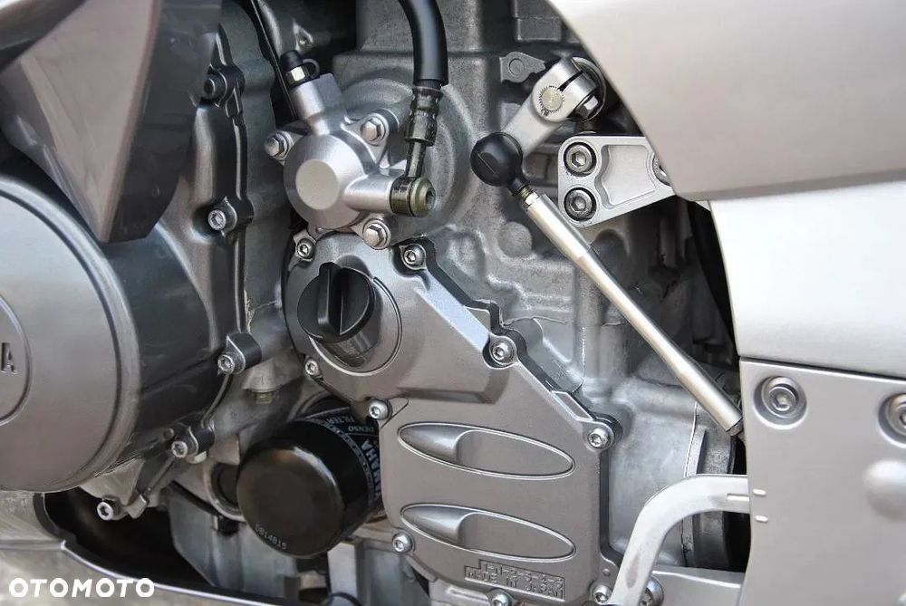 Yamaha FJR - 11