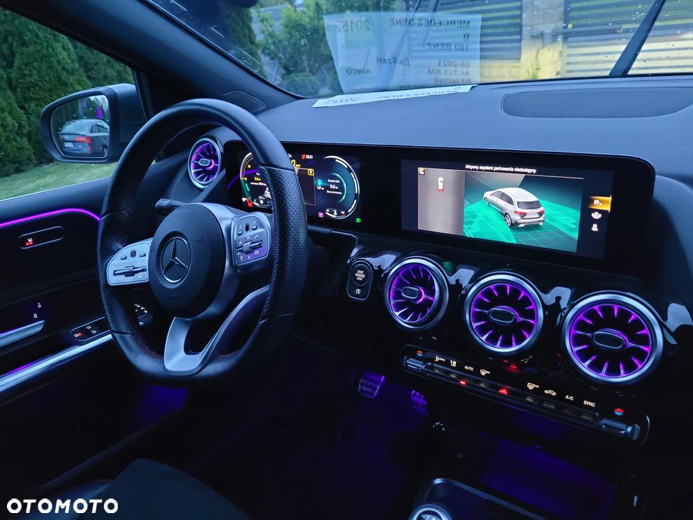 Mercedes-Benz Klasa B 180 AMG Line - 24