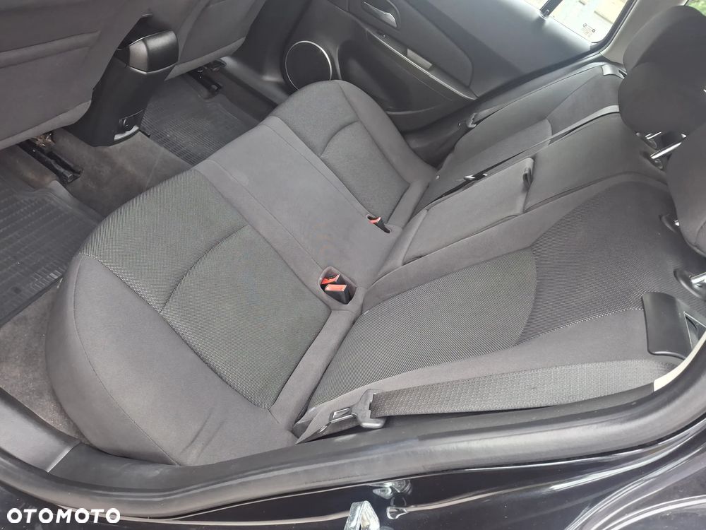Chevrolet Cruze - 12