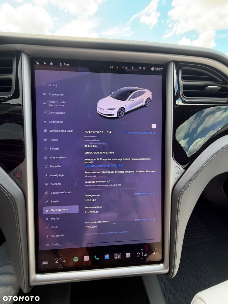 Tesla Model S - 22