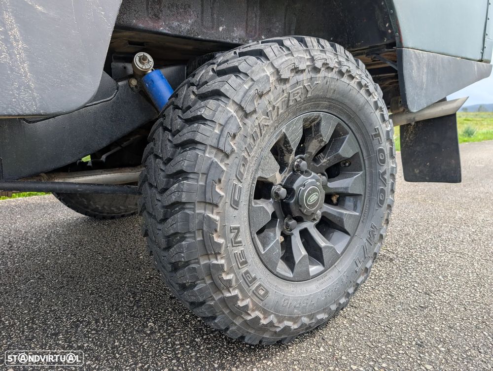 Land Rover Defender - 13