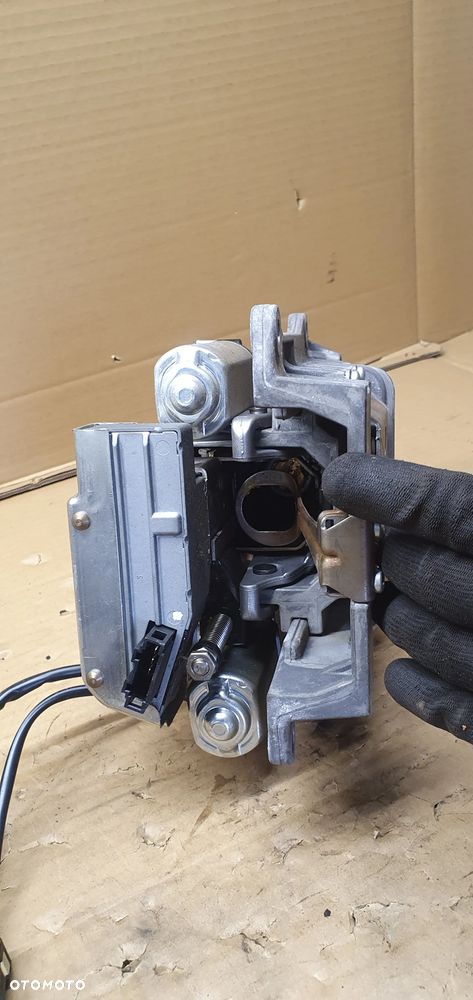 Kolumna kierownicza blokada Audi A8 D3 4E0905852E 4E0419512D - 5