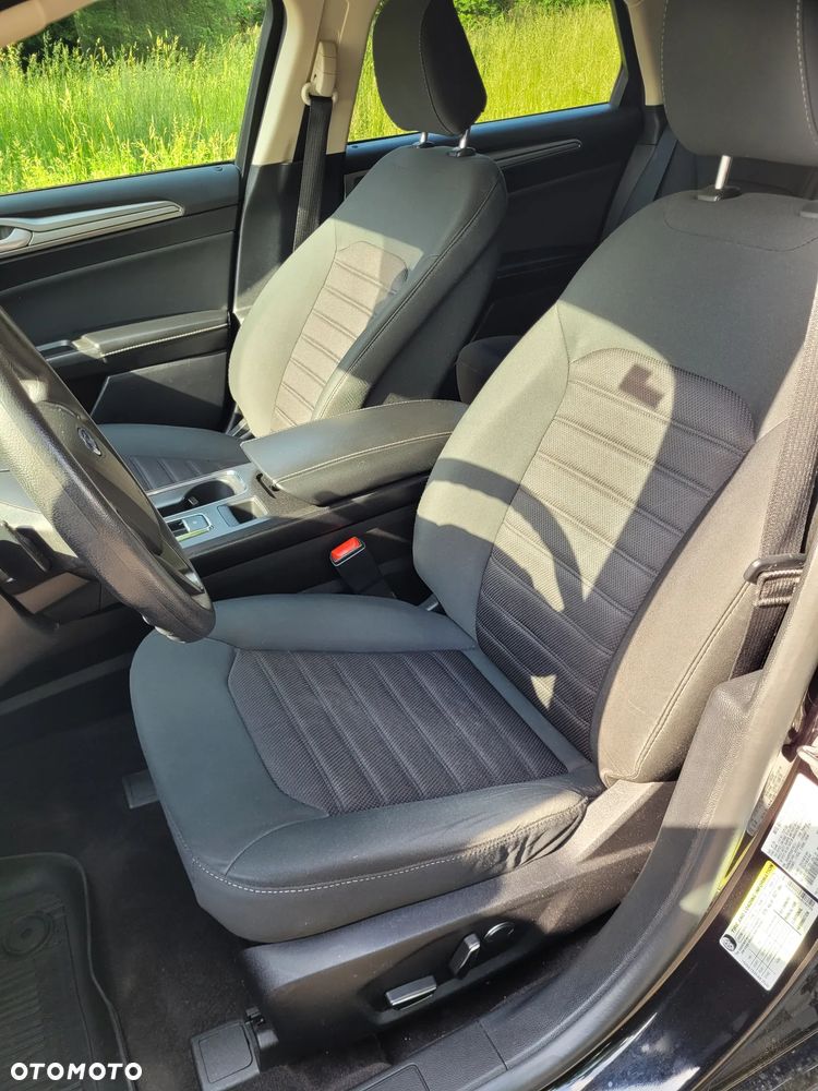 Ford Fusion - 16