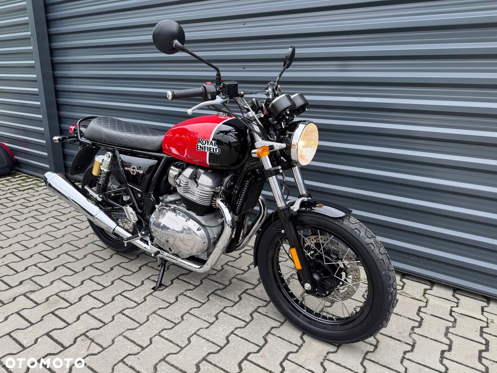 Royal Enfield Interceptor - 2