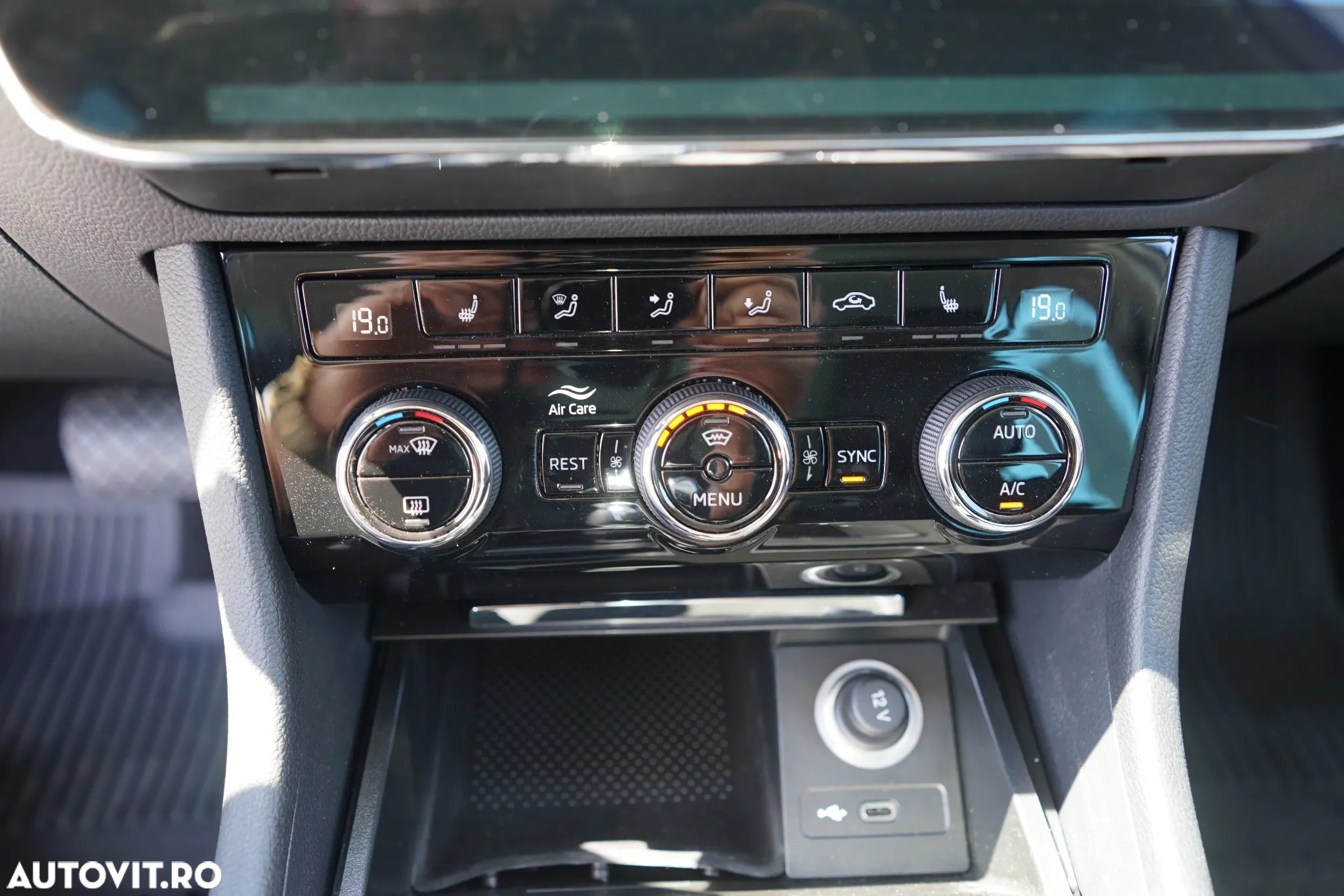 Skoda Superb Combi 2.0 TDI 4X4 DSG Style - 25