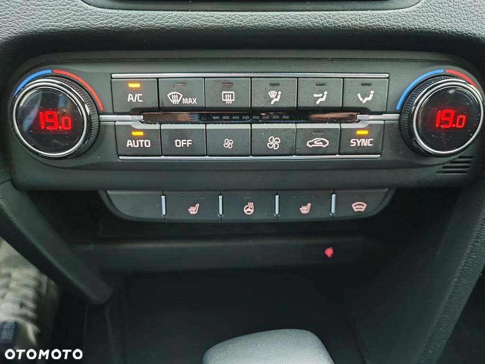 Kia ProCeed 1.6 T-GDI GT DCT - 26