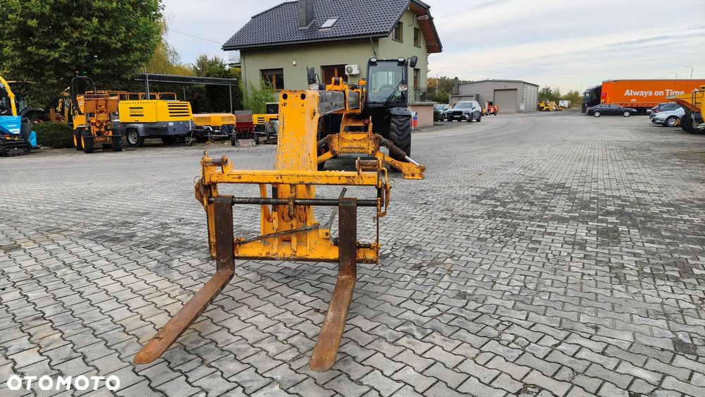 JCB 533 - 105 - 24