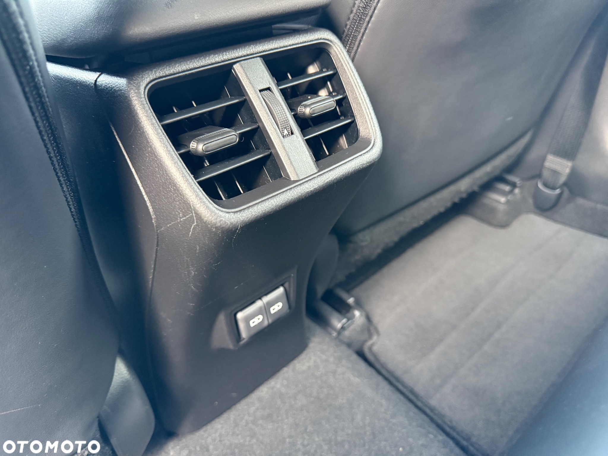 Lexus UX - 28