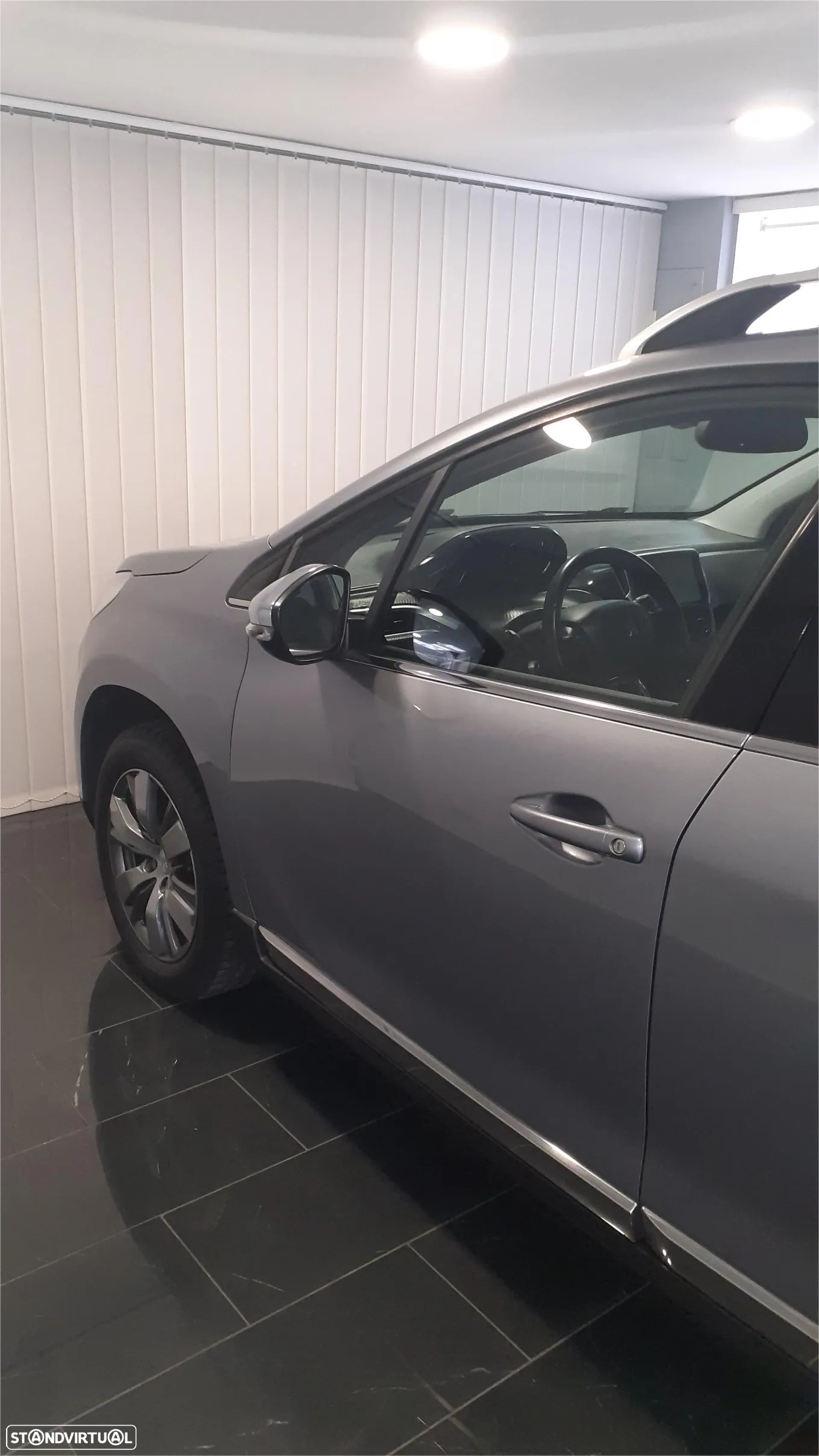 Peugeot 2008 1.2 VTi Allure - 4
