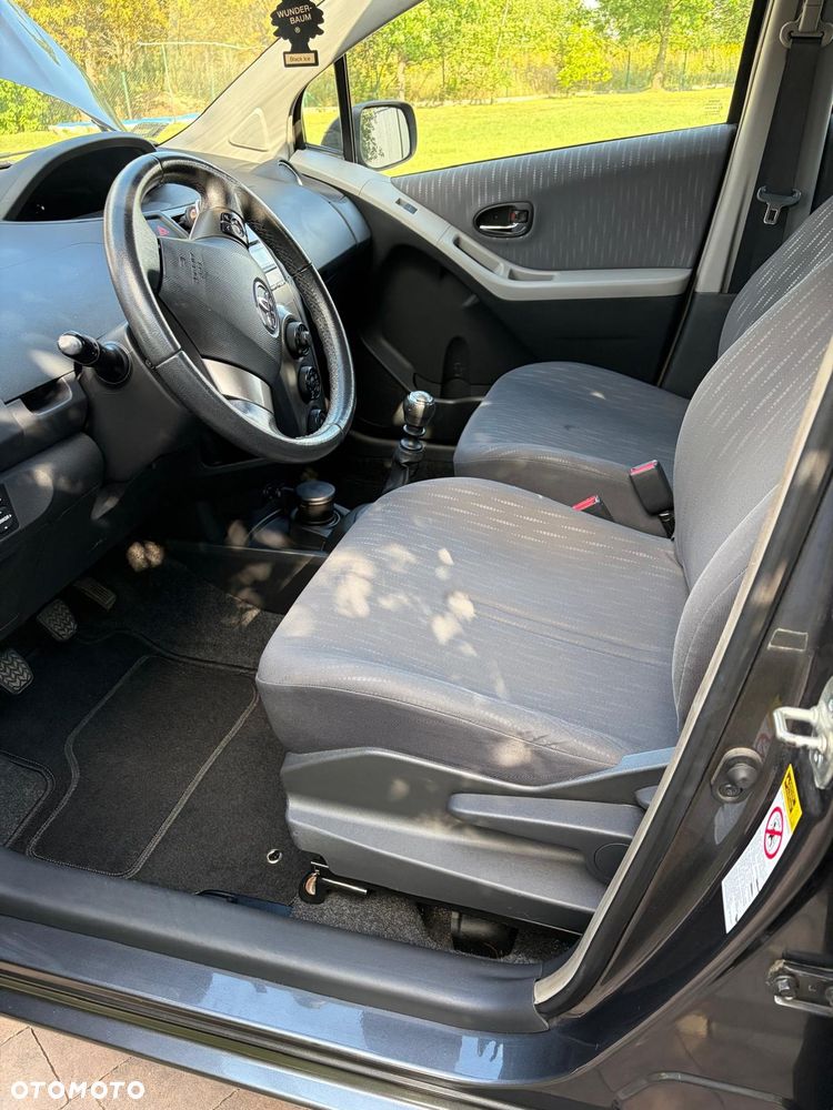 Toyota Yaris - 5