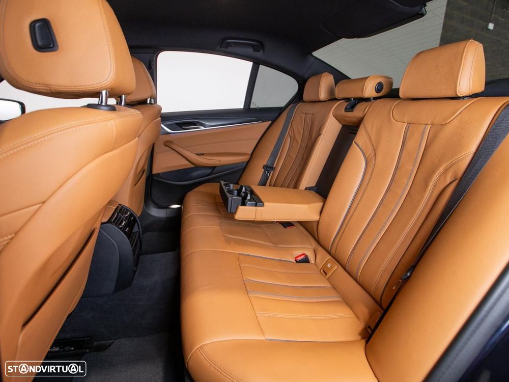 BMW 530 e Pack 50 anos M - 10