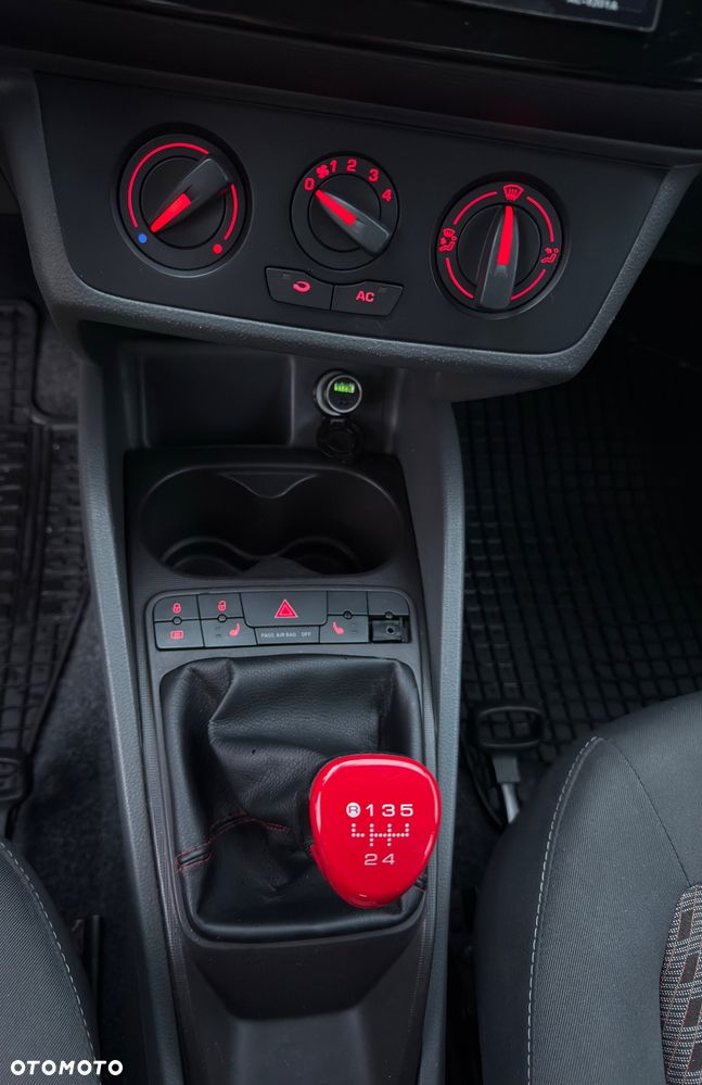 Seat Ibiza 1.4 16V Passion - 10