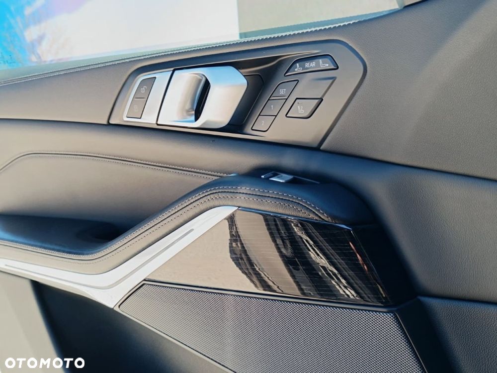 BMW X7 - 30
