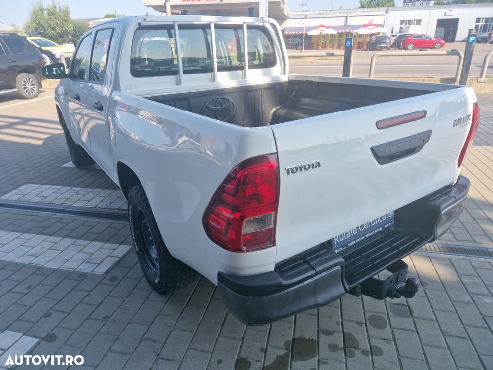 Toyota Hilux 2.4D 150CP 4x4 Double Cab 6MT Comfort - 9