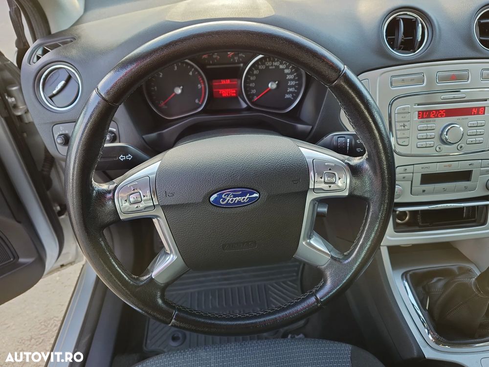 Ford Mondeo 1.8 TDCi Trend - 11