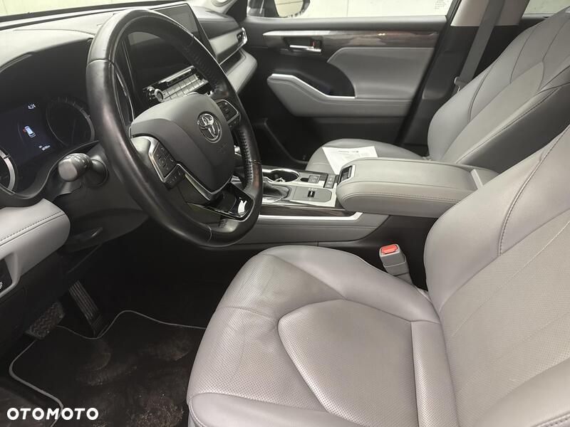 Toyota Highlander - 13