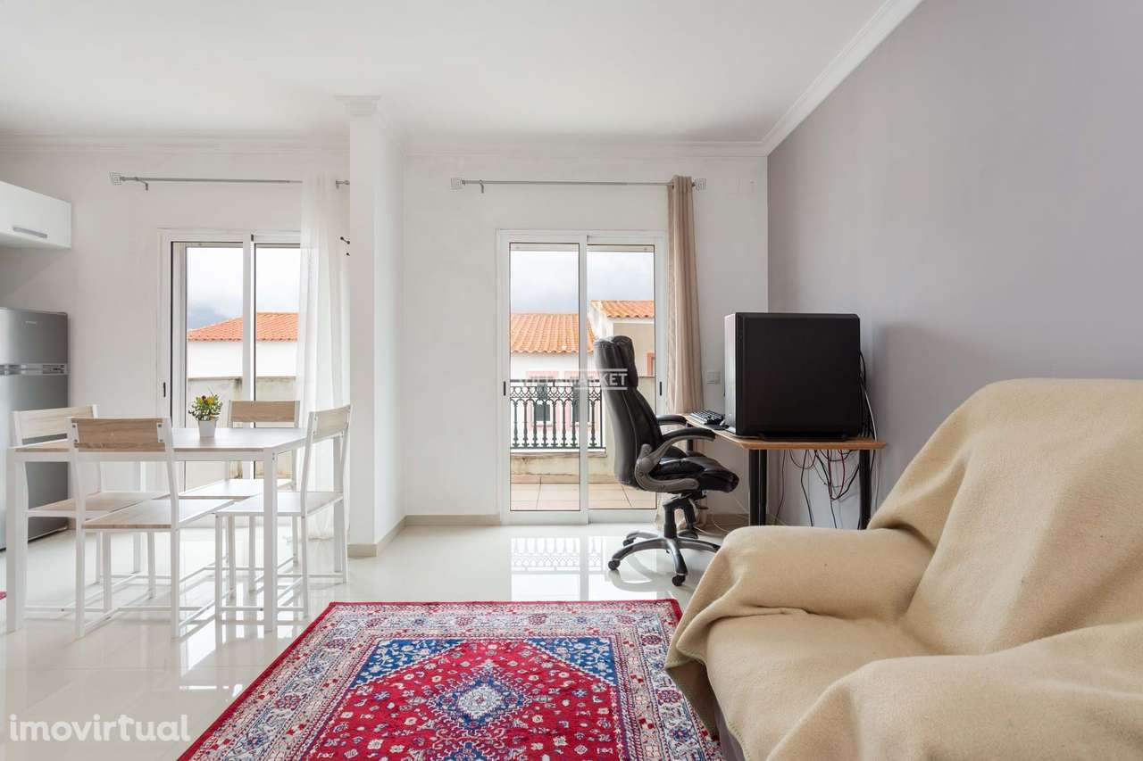 Apartamento T1 + 1 com 1 parqueamento e 2 terraços privativos situado - Grande imagem: 3/34