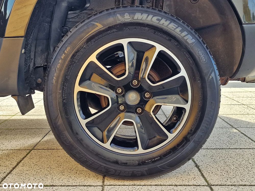 Dacia Duster 1.5 dCi Celebration - 17