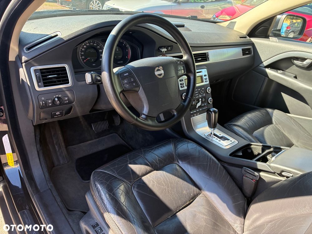 Volvo XC 70 D5 AWD Momentum - 17