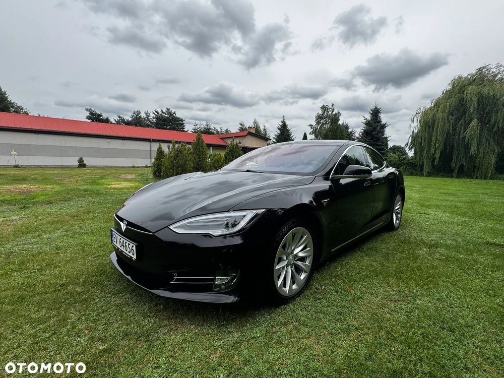 Tesla Model S - 2