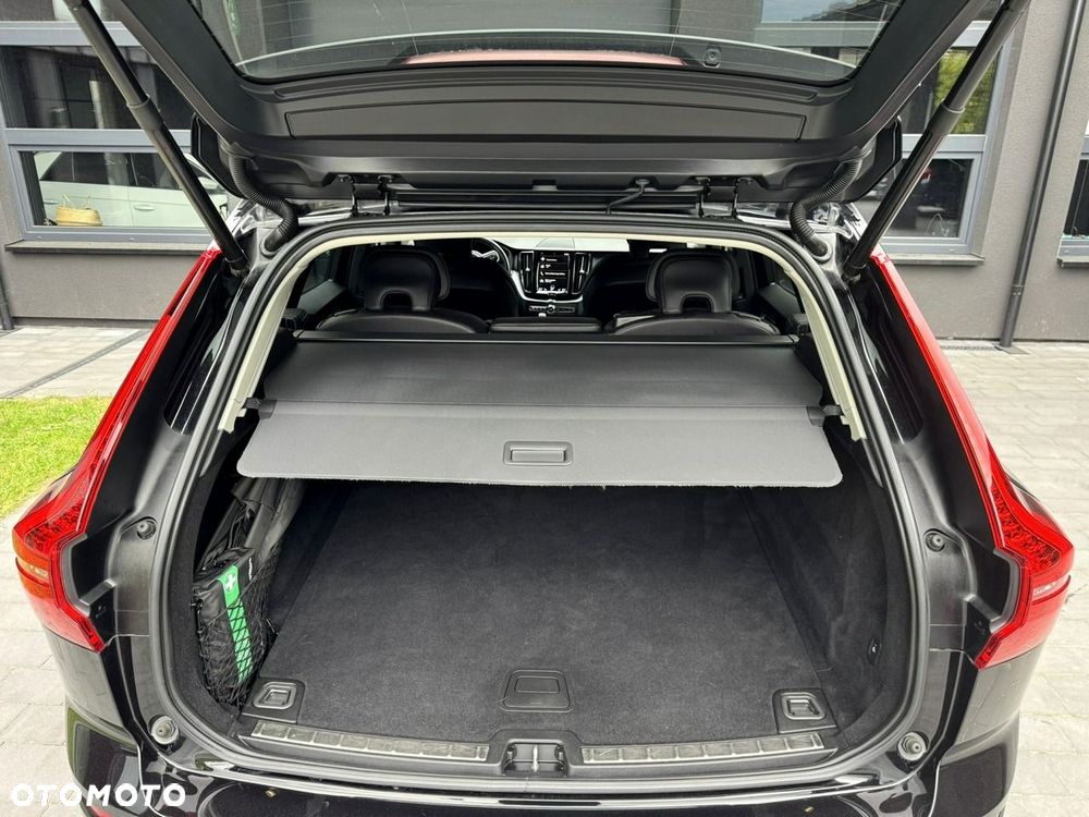 Volvo XC 60 B4 D AWD Geartronic Momentum Pro - 18