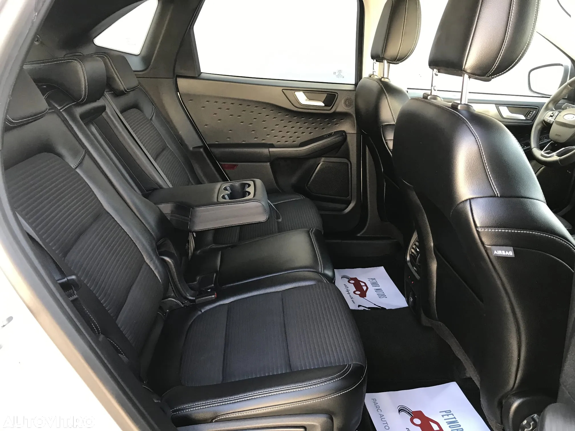 Ford Kuga 2.0 EcoBlue 4x4 Aut. TITANIUM - 15