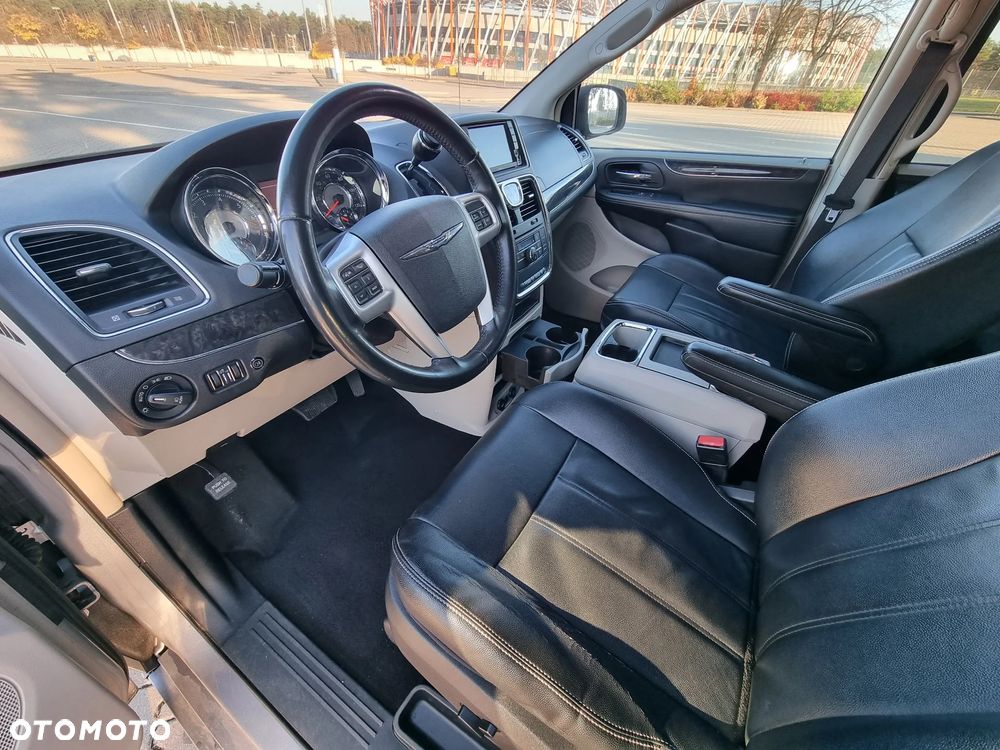 Chrysler Town & Country 3.6 Touring - 35