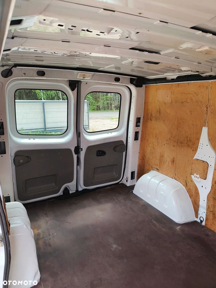 Opel Vivaro - 9