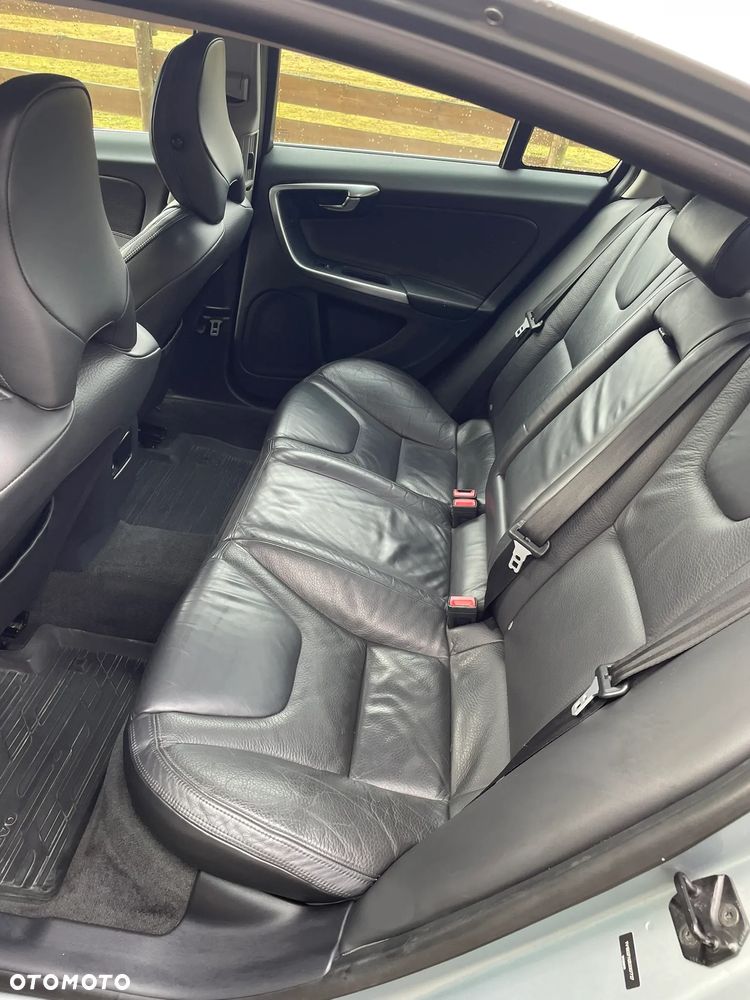 Volvo S60 T6 AWD Geartronic Summum - 9