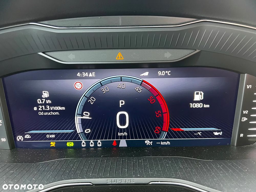 Skoda Superb 2.0 TDI SCR L&K DSG - 8