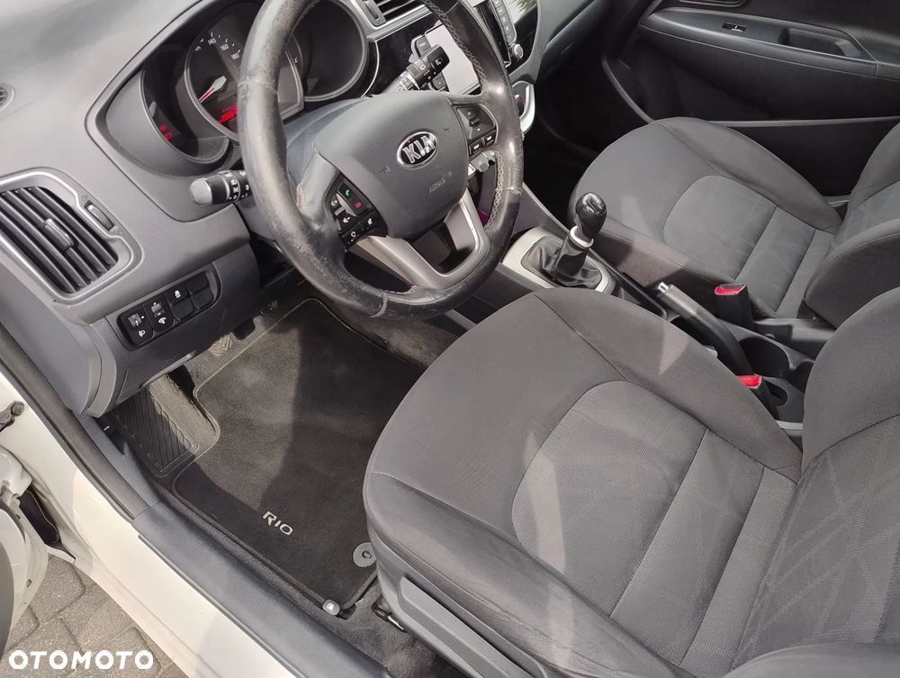 Kia Rio - 9