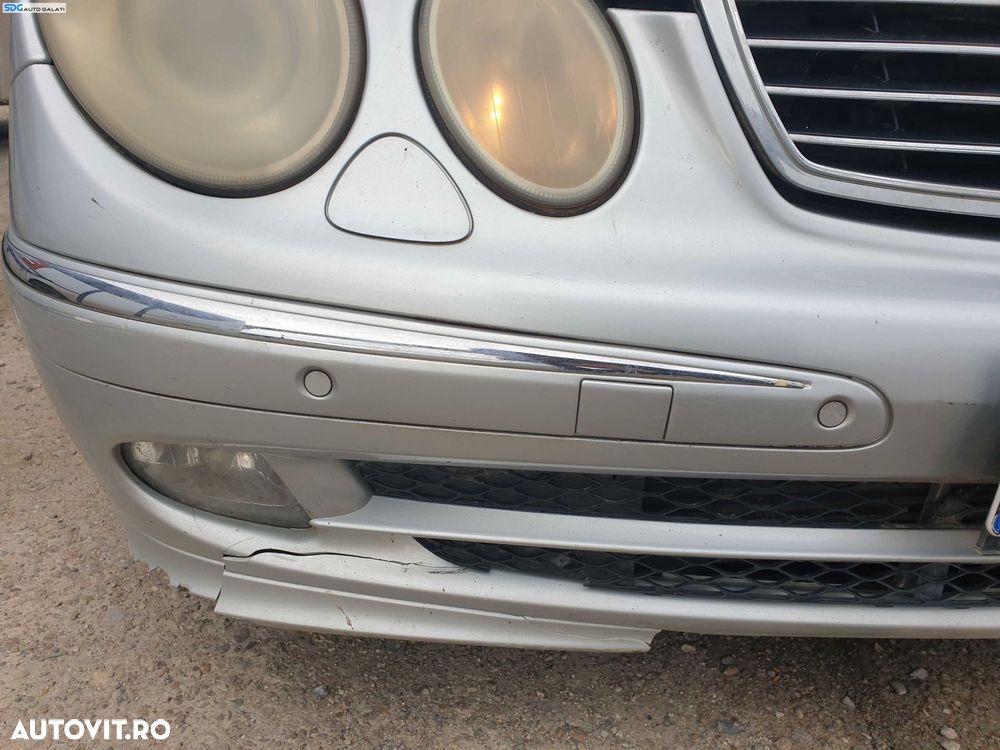 Bara Spoiler Fata cu Grile Proiectoare cu Bandouri cu Locas Senzori de Parcare si Locas Spalatoare Faruri cu Defecte Mercedes Clasa E Class W211 Break Combi NFL Non Facelift 2002 - 2006 Culoare C775 775 [K3437] [K3438] [K3439] [K3440] [K3441] [K3442] [K34 - 7