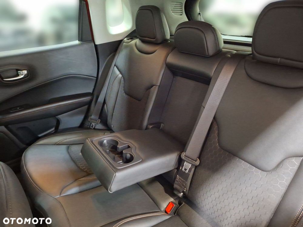 Jeep Compass - 18
