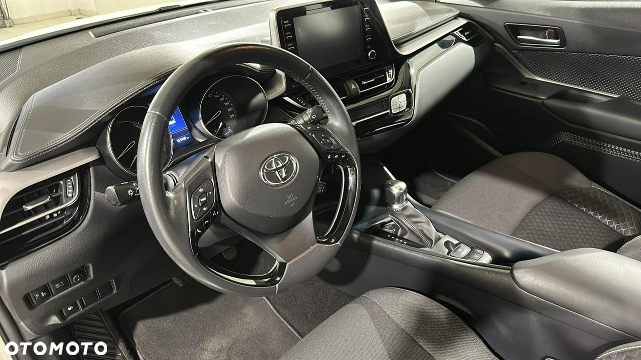 Toyota C-HR - 11