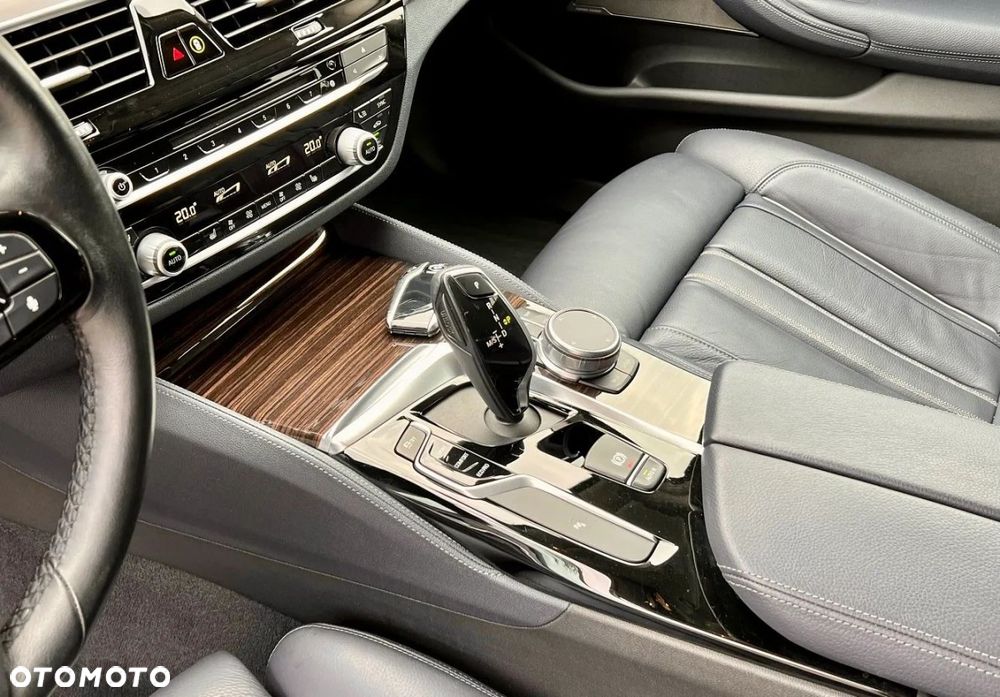 BMW Seria 5 520d M Sport Edition - 28