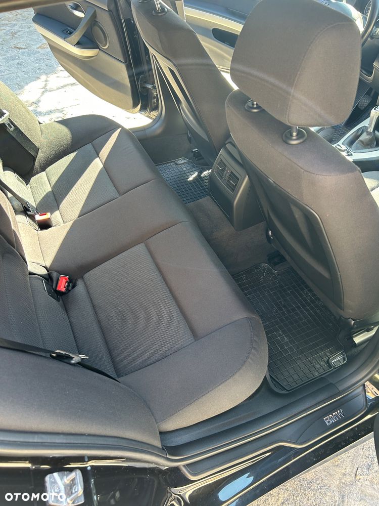 BMW Seria 3 318d - 14