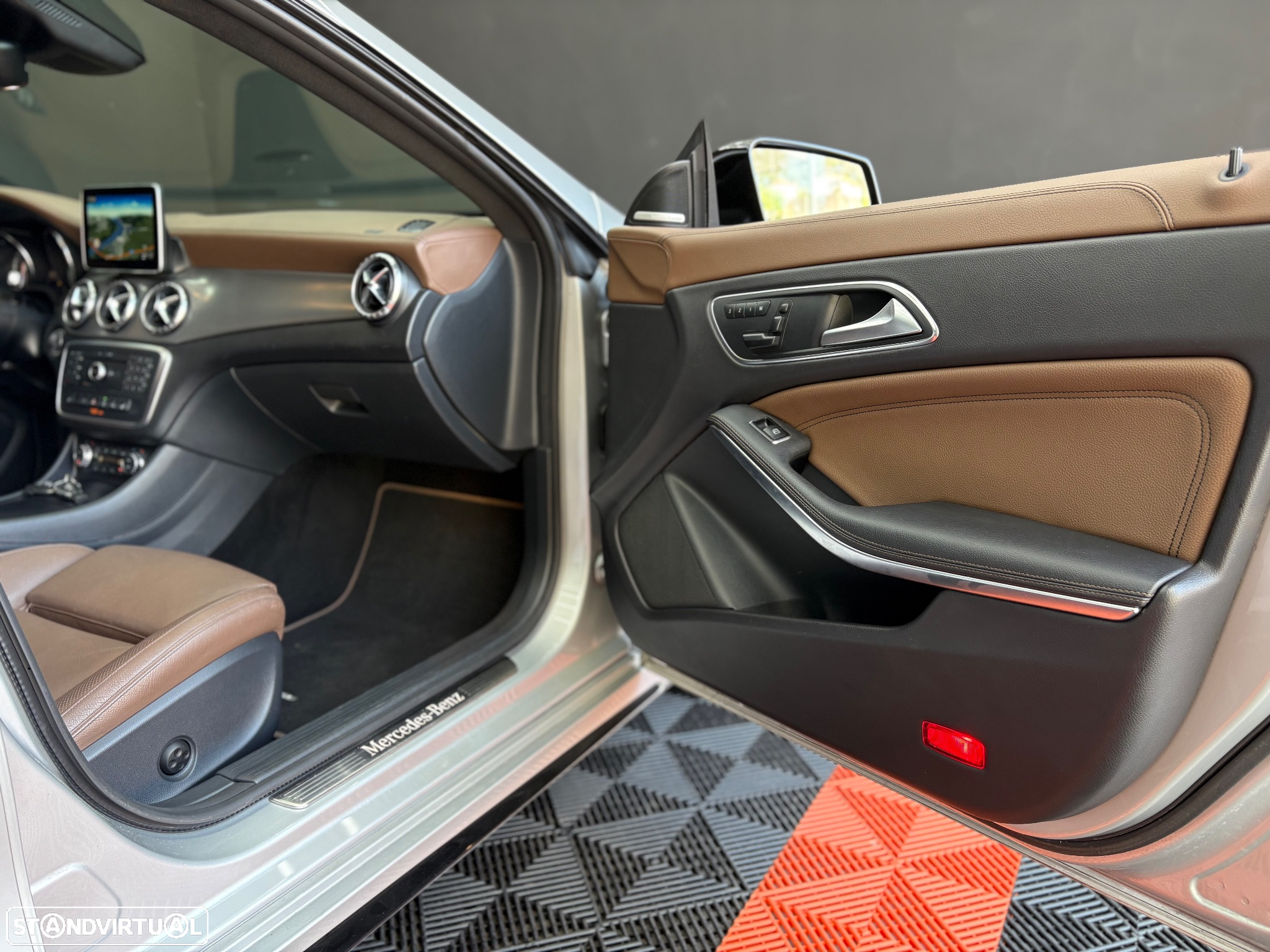 Mercedes-Benz CLA 220 d Shooting Brake AMG Line Aut. - 45