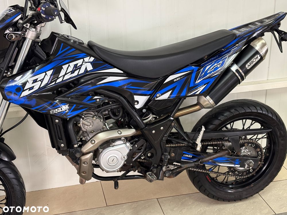 Yamaha WR - 8