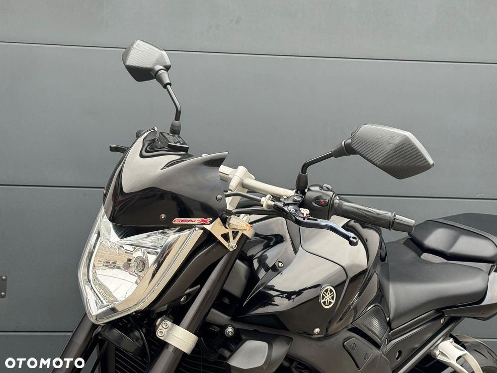 Yamaha FZ - 26