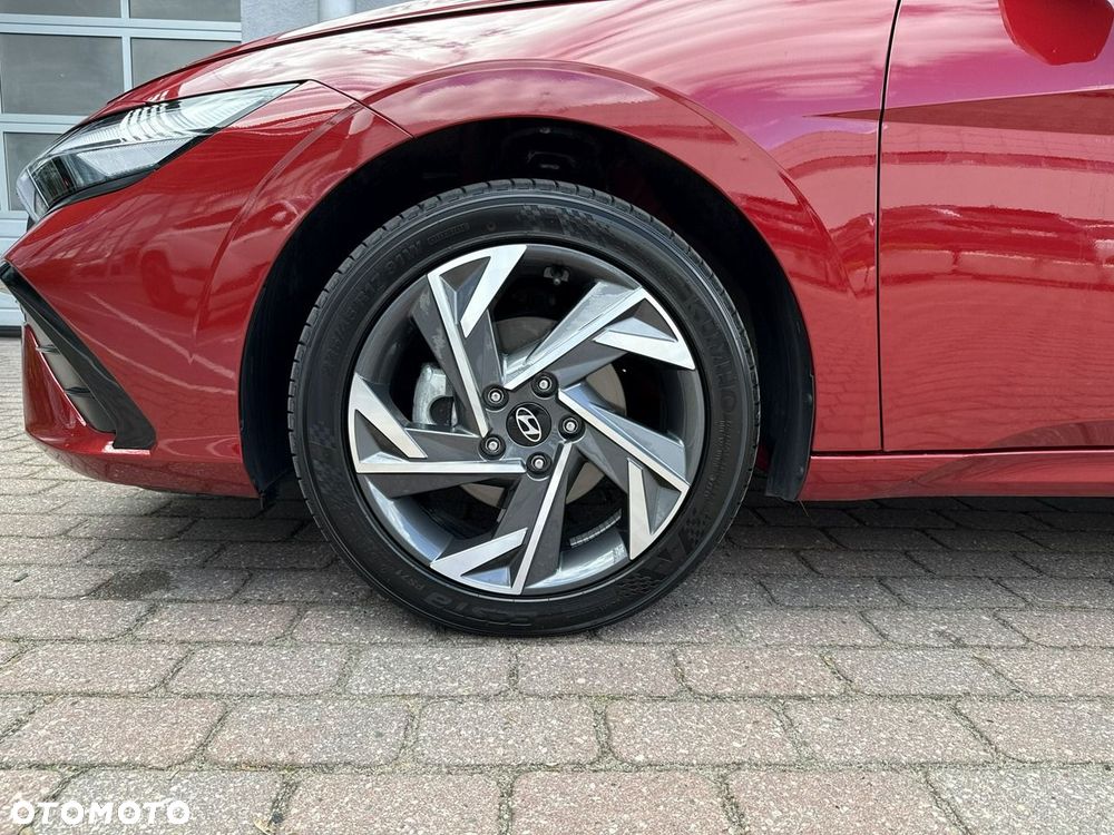 Hyundai Elantra 1.6 Executive CVT - 10