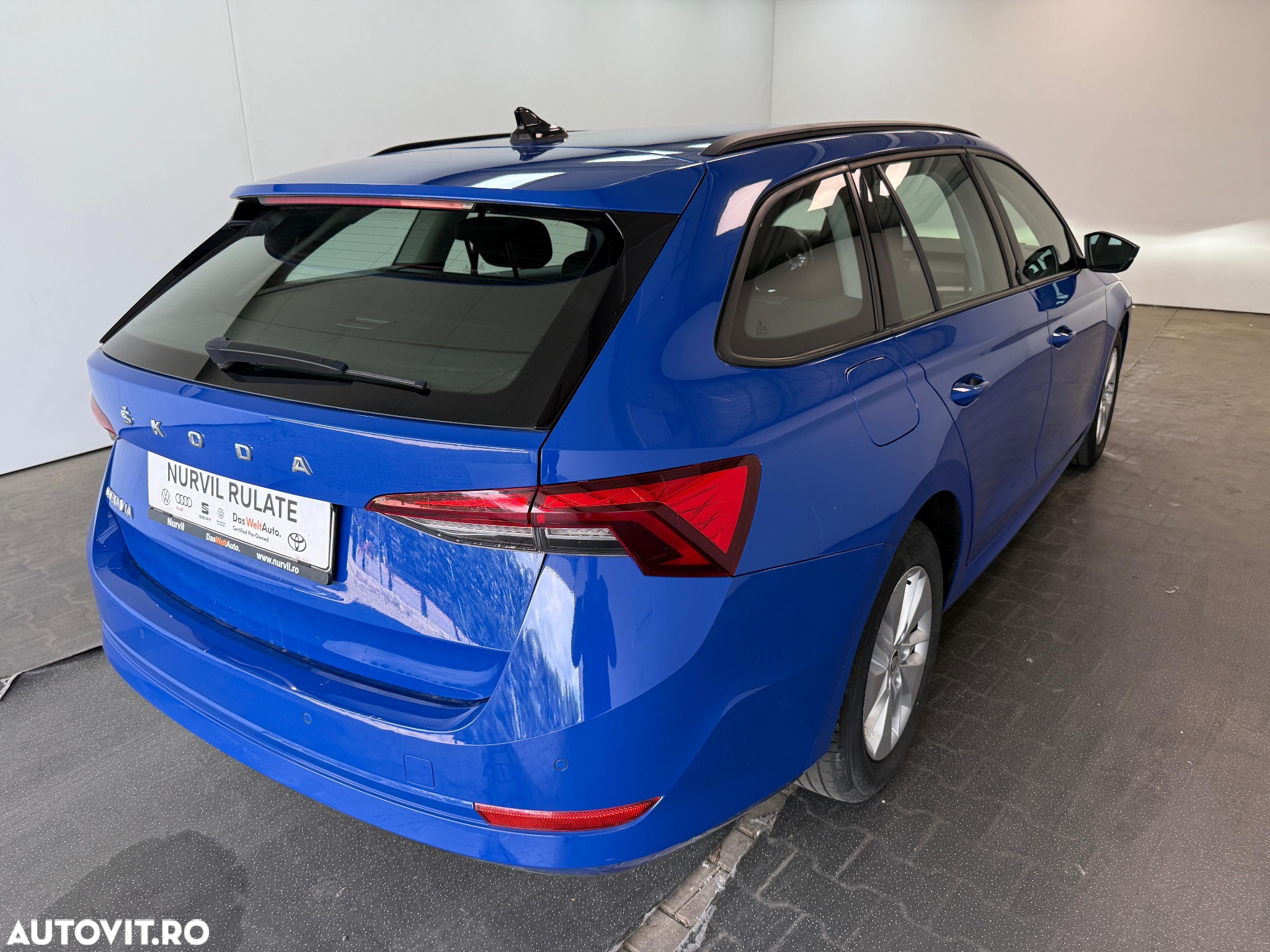 Skoda Octavia Combi Diesel 2.0 TDI DSG Ambition - 19