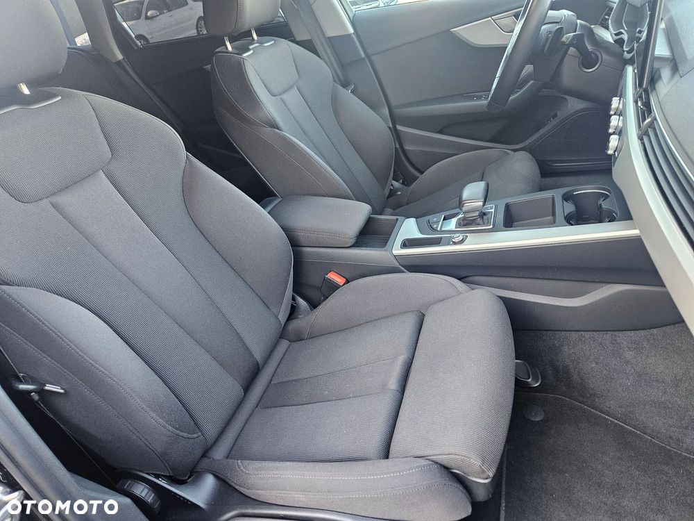 Audi A4 Avant 40 TFSI S tronic - 26