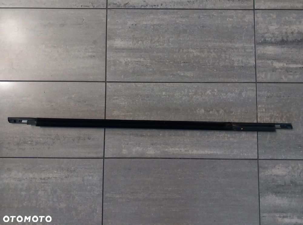 Uszczelka zewnętrzna szyby drzwi przednich - lewa dolna taśma Ford Mondeo 2014-2022 2399507 - 3