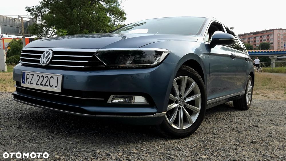 Volkswagen Passat - 1